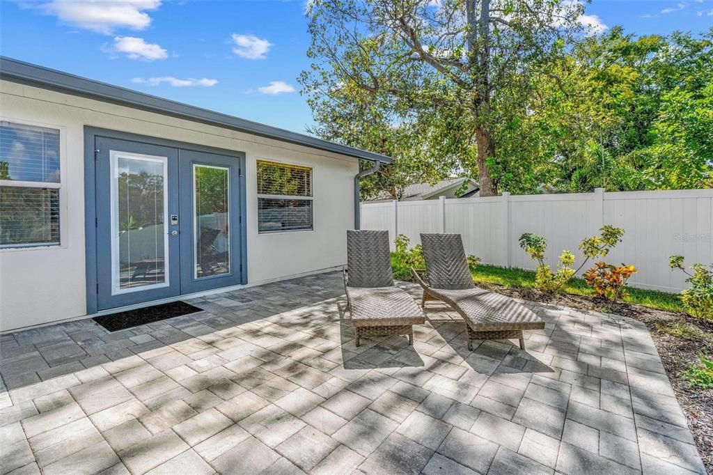 For Sale: $375,000 (3 beds, 2 baths, 1528 Square Feet)