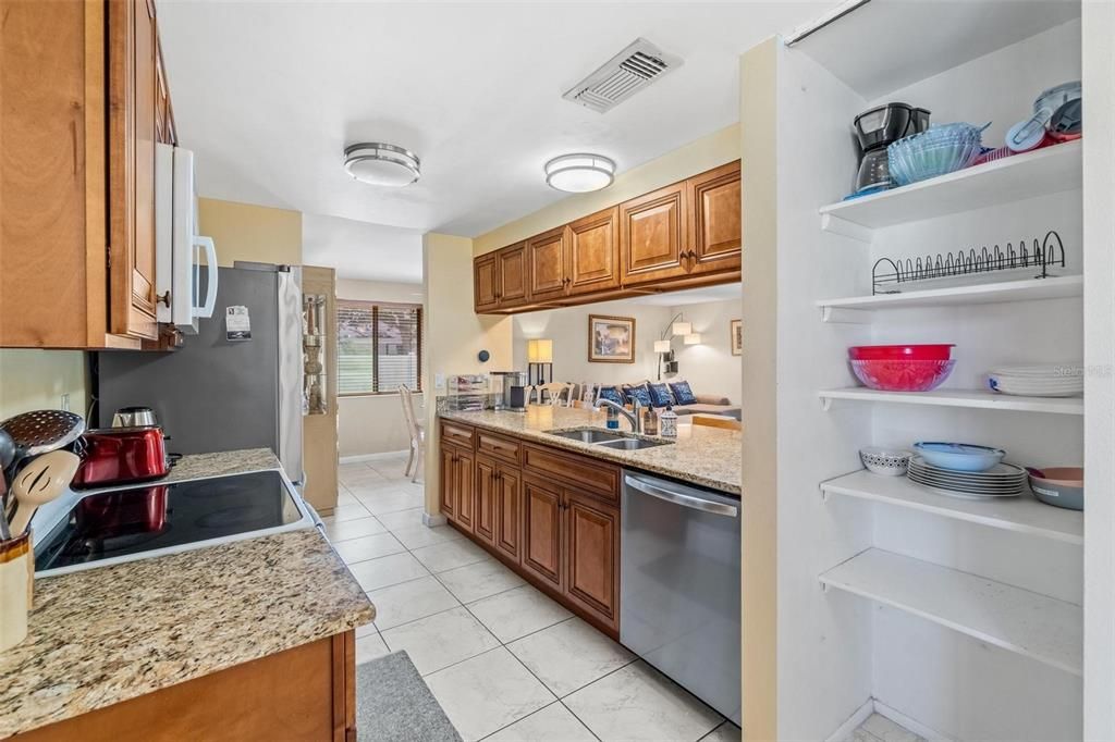 For Sale: $375,000 (3 beds, 2 baths, 1528 Square Feet)