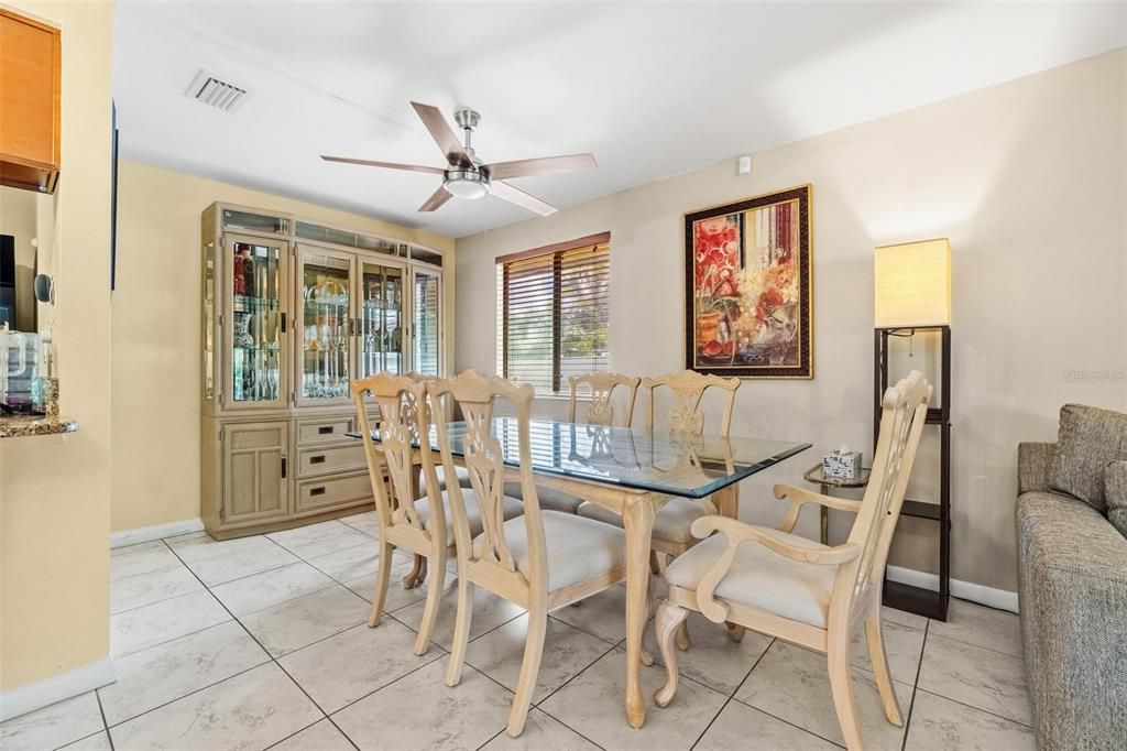 For Sale: $375,000 (3 beds, 2 baths, 1528 Square Feet)