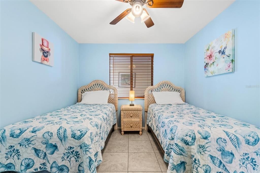 For Sale: $375,000 (3 beds, 2 baths, 1528 Square Feet)