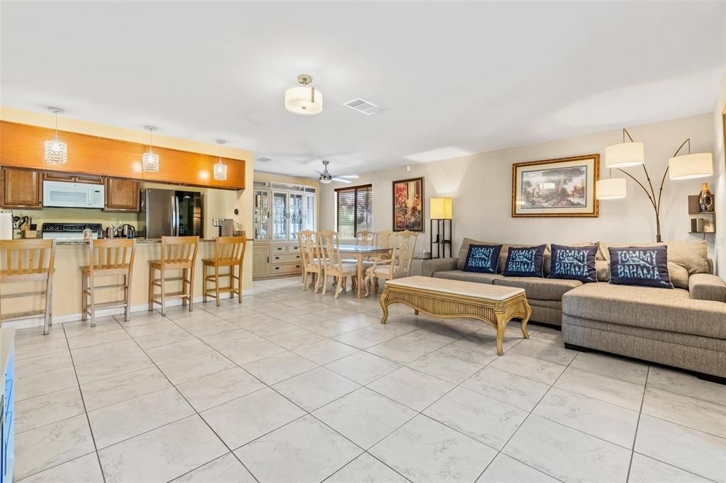 For Sale: $375,000 (3 beds, 2 baths, 1528 Square Feet)