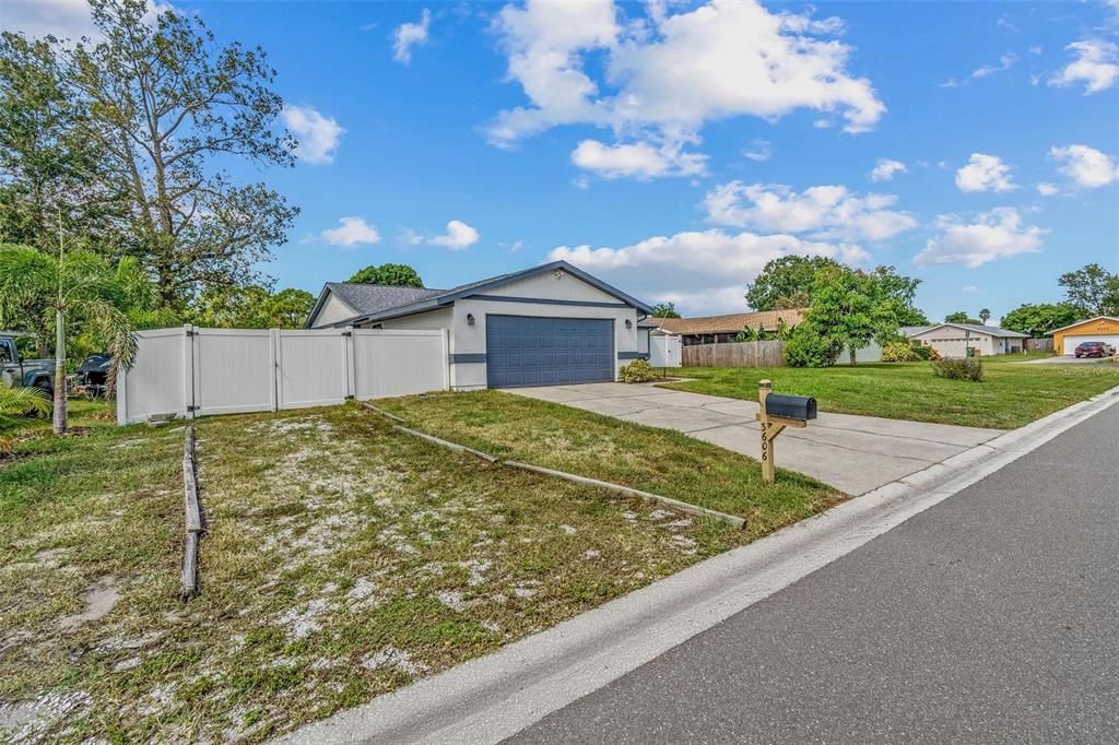 For Sale: $375,000 (3 beds, 2 baths, 1528 Square Feet)