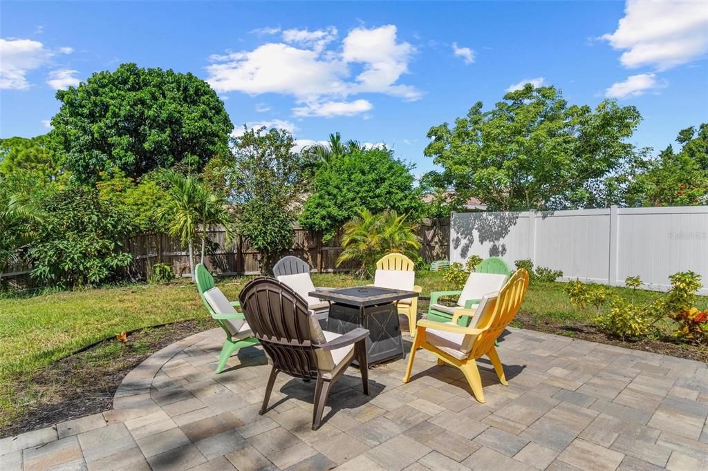 For Sale: $375,000 (3 beds, 2 baths, 1528 Square Feet)