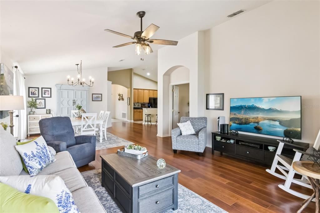 待售: $429,900 (3 贝兹, 2 浴室, 1894 平方英尺)