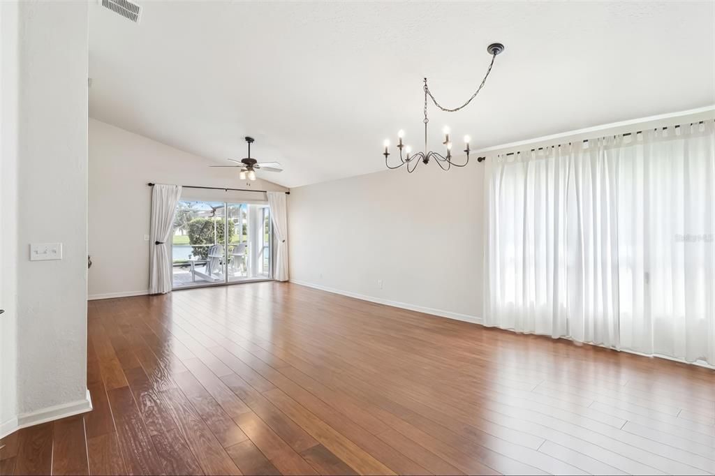 待售: $429,900 (3 贝兹, 2 浴室, 1894 平方英尺)