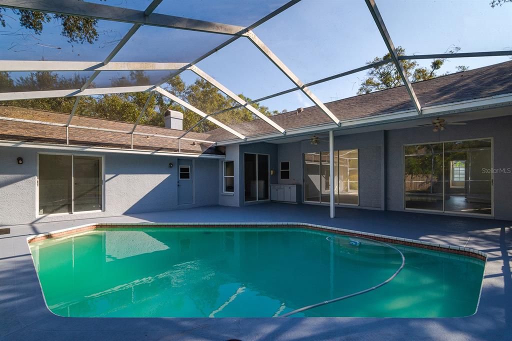 Active With Contract: $699,999 (4 beds, 2 baths, 2359 Square Feet)