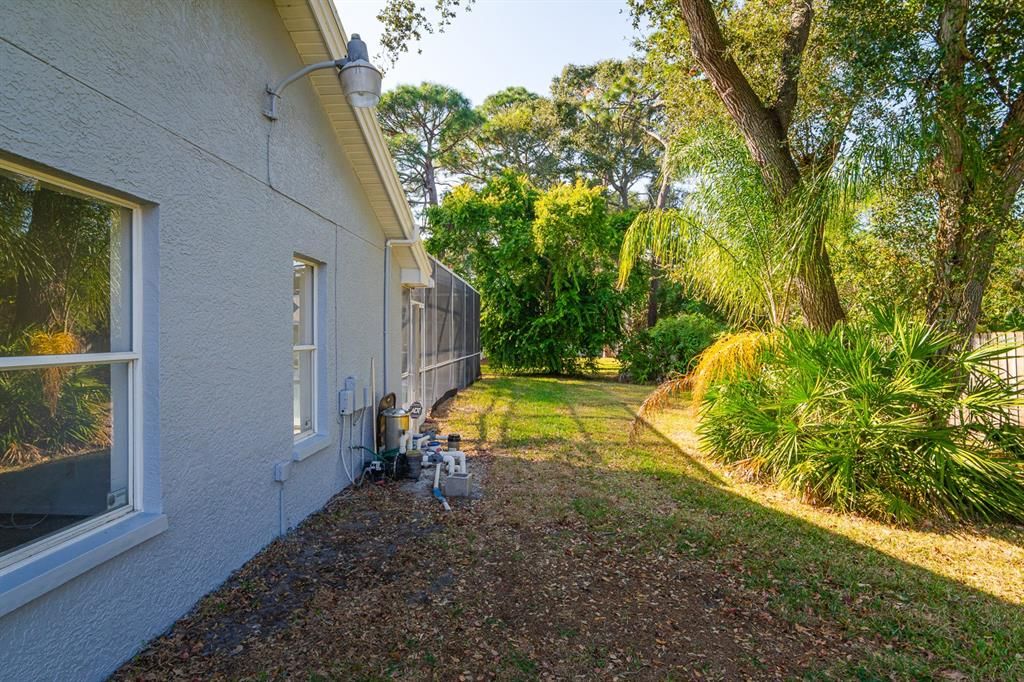 Active With Contract: $699,999 (4 beds, 2 baths, 2359 Square Feet)