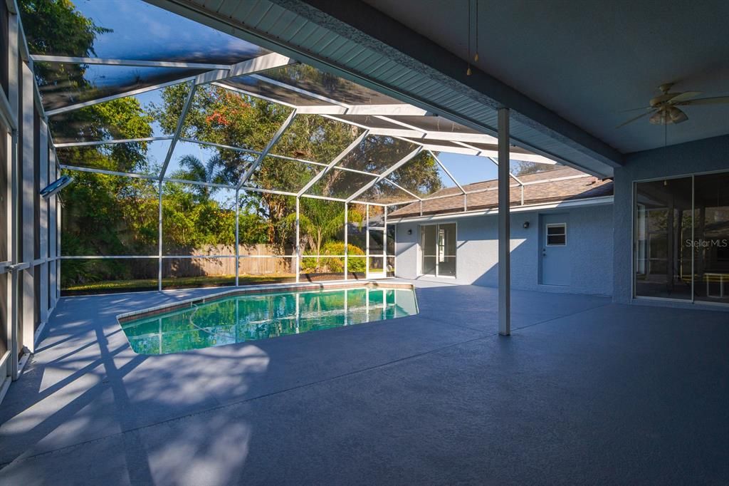 Active With Contract: $699,999 (4 beds, 2 baths, 2359 Square Feet)