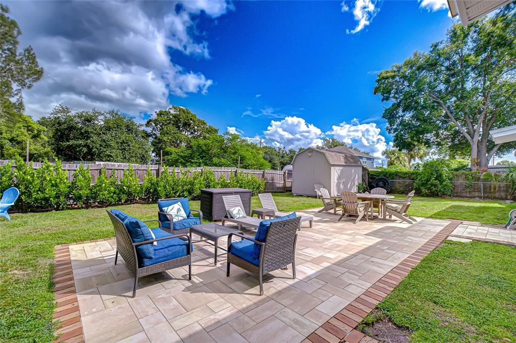 Active With Contract: $355,000 (3 beds, 1 baths, 975 Square Feet)