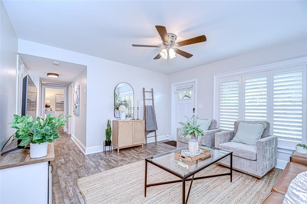 Active With Contract: $355,000 (3 beds, 1 baths, 975 Square Feet)