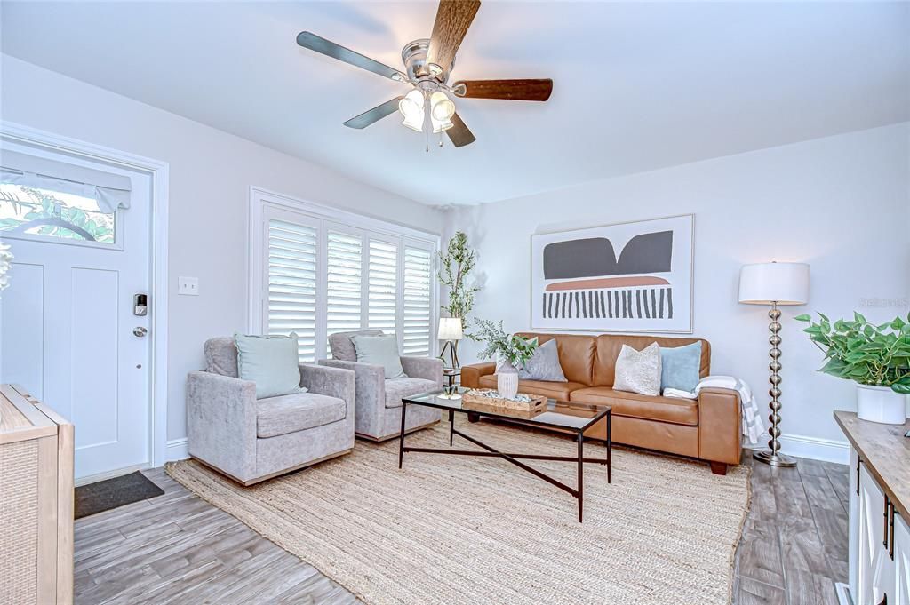 Active With Contract: $355,000 (3 beds, 1 baths, 975 Square Feet)