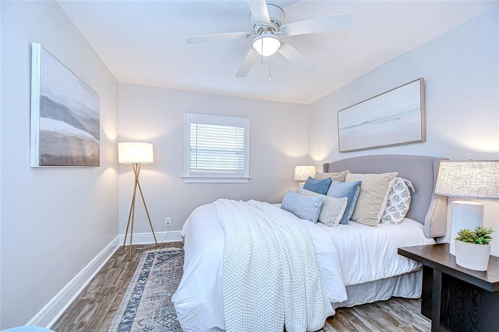 Active With Contract: $355,000 (3 beds, 1 baths, 975 Square Feet)