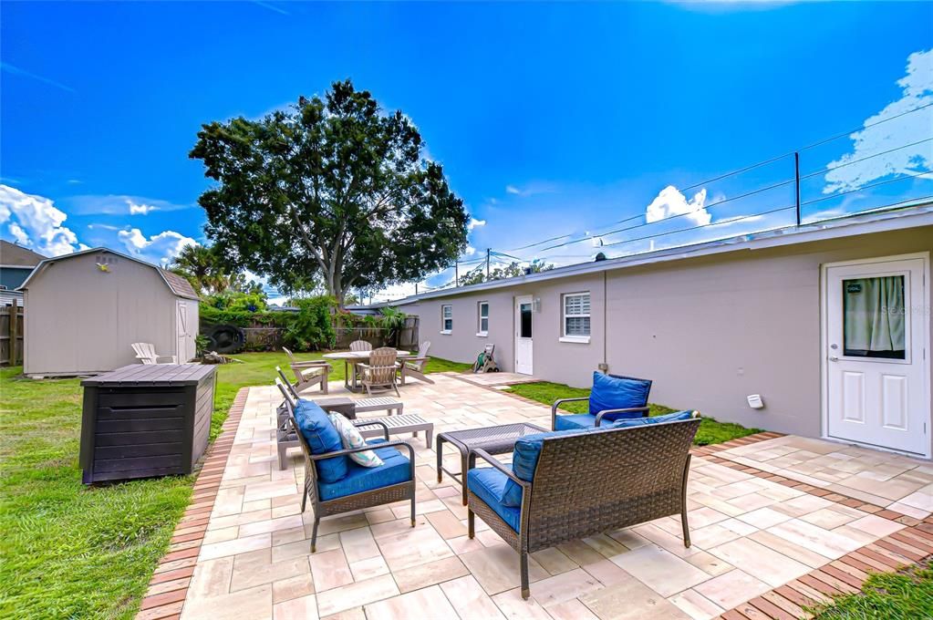 Active With Contract: $355,000 (3 beds, 1 baths, 975 Square Feet)