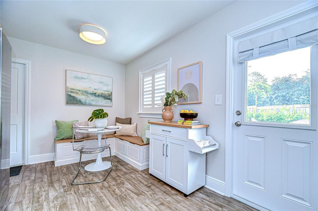 Active With Contract: $355,000 (3 beds, 1 baths, 975 Square Feet)