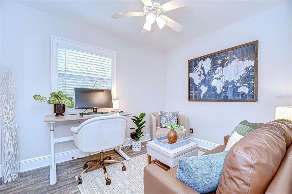 Active With Contract: $355,000 (3 beds, 1 baths, 975 Square Feet)