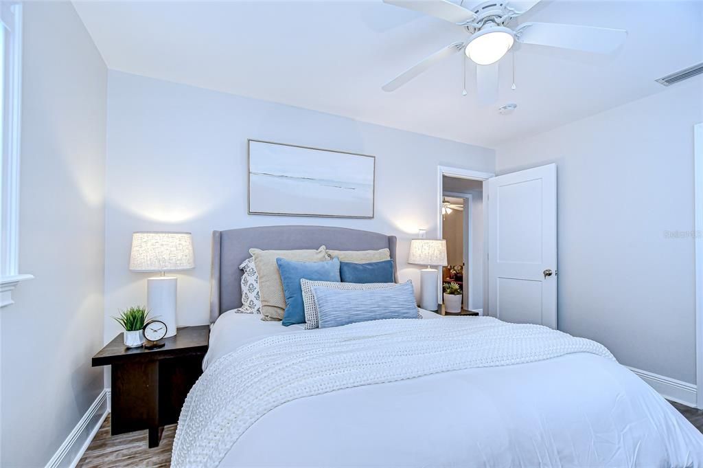 Active With Contract: $355,000 (3 beds, 1 baths, 975 Square Feet)