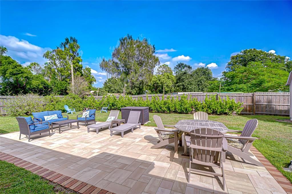 Active With Contract: $355,000 (3 beds, 1 baths, 975 Square Feet)