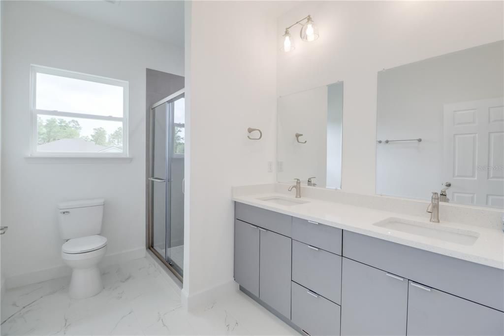 For Rent: $2,200 (4 beds, 2 baths, 1660 Square Feet)