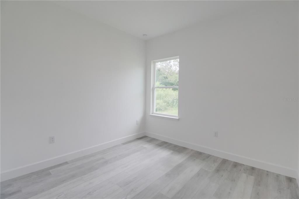 For Rent: $2,200 (4 beds, 2 baths, 1660 Square Feet)