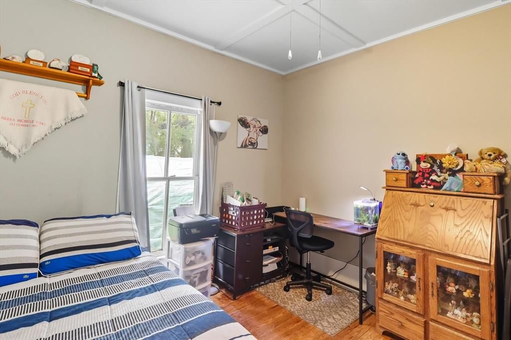 Active With Contract: $149,900 (2 beds, 1 baths, 952 Square Feet)