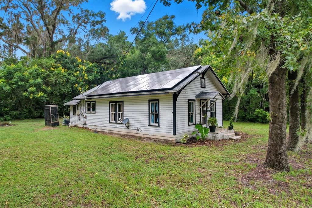 Active With Contract: $149,900 (2 beds, 1 baths, 952 Square Feet)