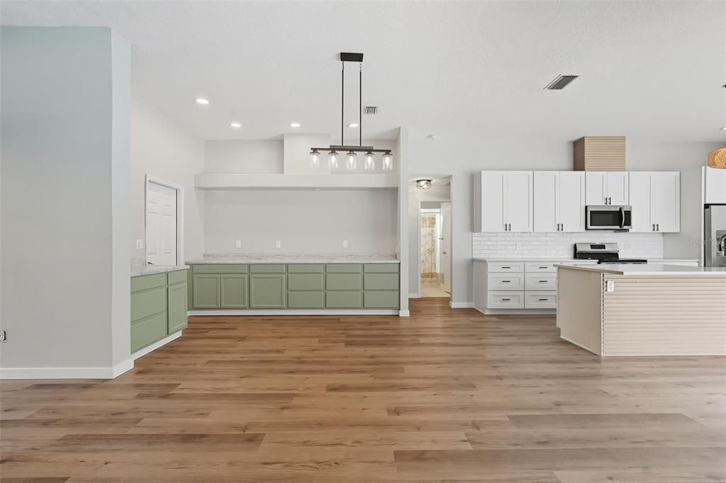 待售: $719,900 (3 贝兹, 2 浴室, 2084 平方英尺)