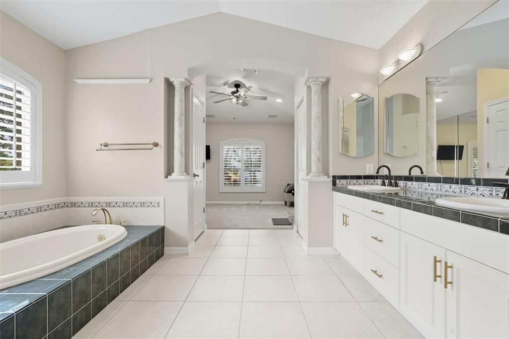 待售: $719,900 (3 贝兹, 2 浴室, 2084 平方英尺)