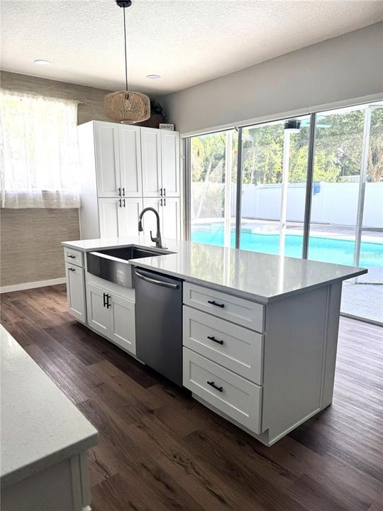 待售: $719,900 (3 贝兹, 2 浴室, 2084 平方英尺)