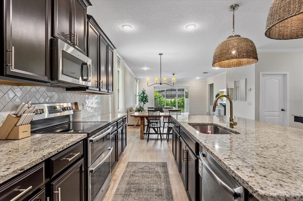 Active With Contract: $779,900 (4 beds, 2 baths, 3091 Square Feet)