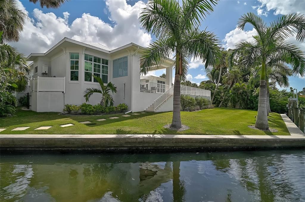 For Sale: $3,500,000 (3 beds, 3 baths, 3471 Square Feet)
