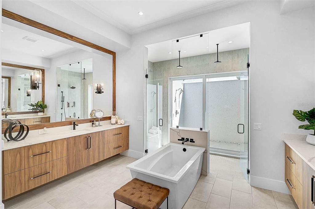 For Sale: $3,500,000 (3 beds, 3 baths, 3471 Square Feet)