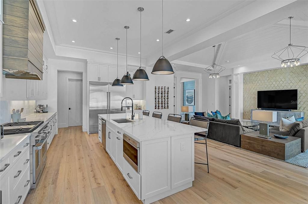 For Sale: $3,500,000 (3 beds, 3 baths, 3471 Square Feet)