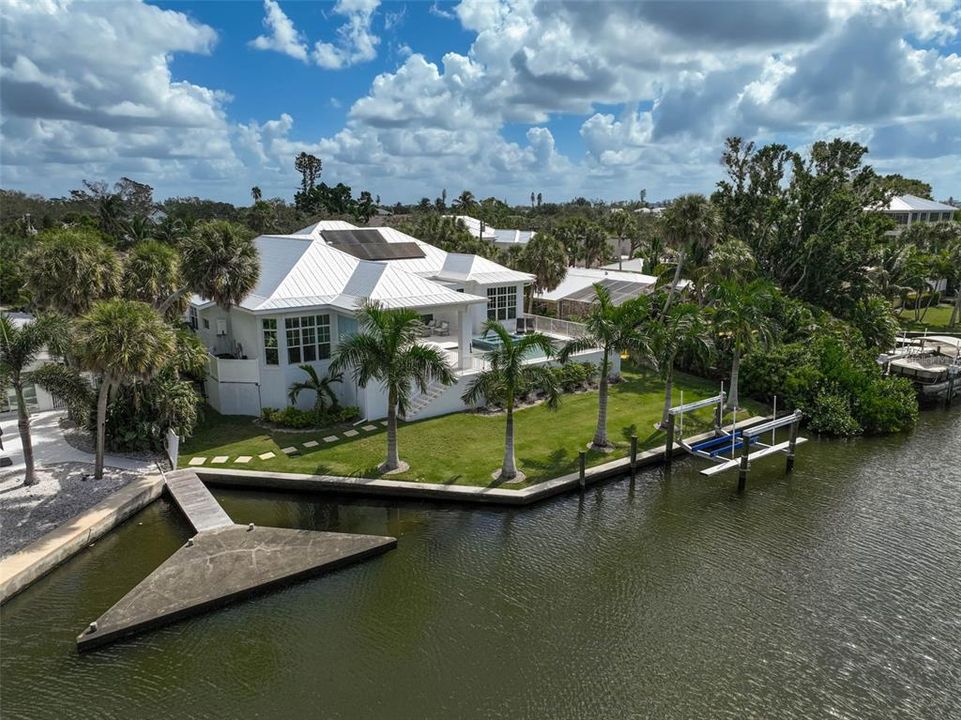 For Sale: $3,500,000 (3 beds, 3 baths, 3471 Square Feet)