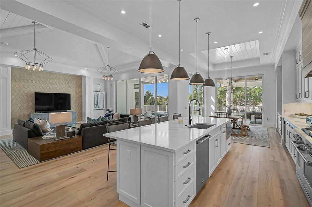 For Sale: $3,500,000 (3 beds, 3 baths, 3471 Square Feet)