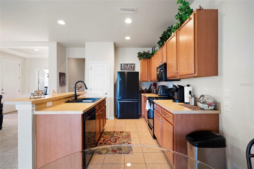 For Sale: $239,900 (2 beds, 2 baths, 1524 Square Feet)