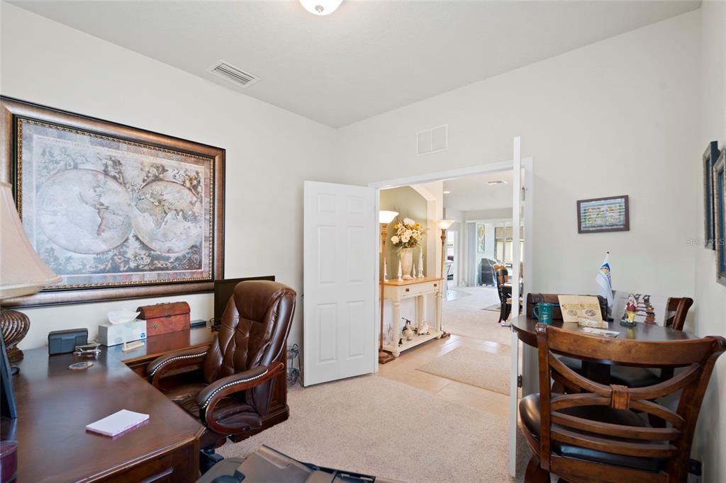 For Sale: $239,900 (2 beds, 2 baths, 1524 Square Feet)