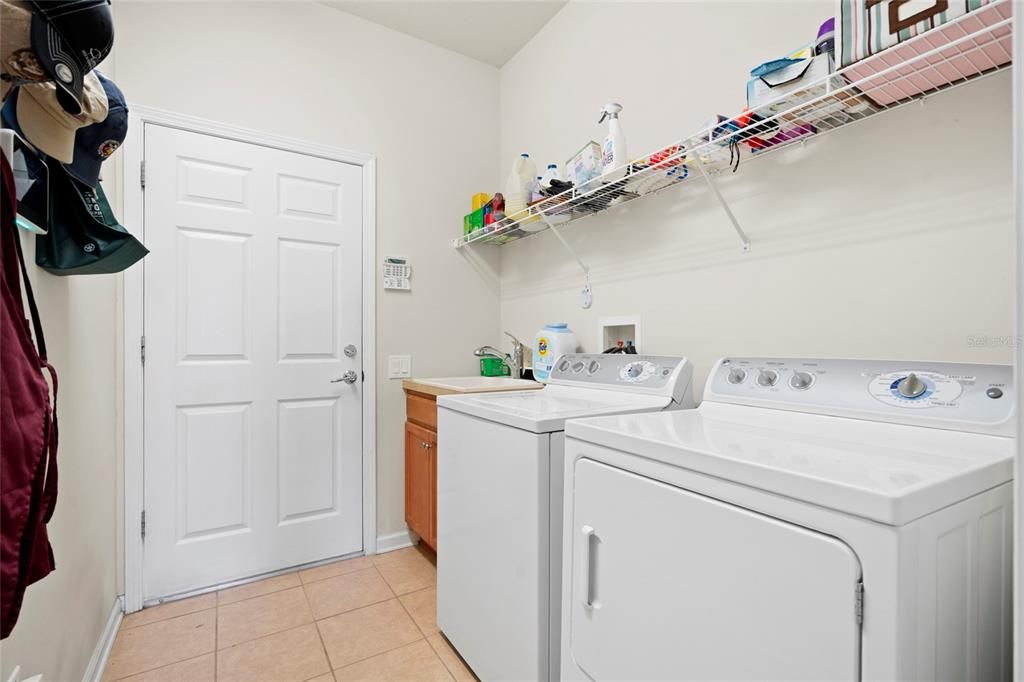 For Sale: $239,900 (2 beds, 2 baths, 1524 Square Feet)