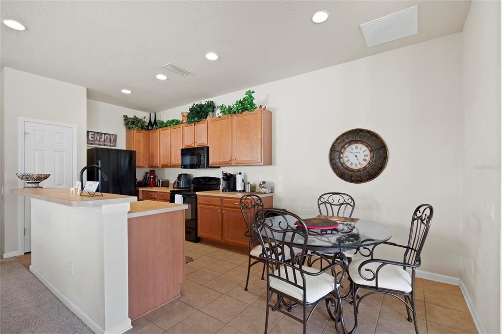 For Sale: $239,900 (2 beds, 2 baths, 1524 Square Feet)