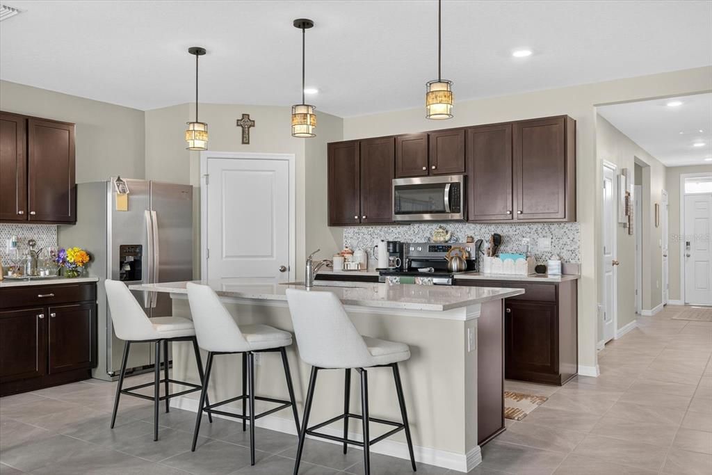 На продажу: $445,000 (4 спален, 2 ванн, 1846 Квадратных фут)