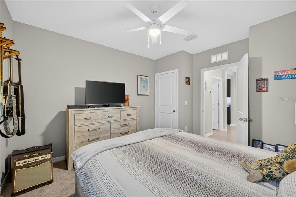 На продажу: $445,000 (4 спален, 2 ванн, 1846 Квадратных фут)