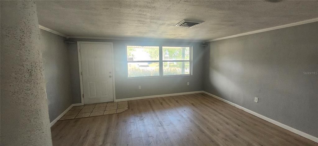 Под контрактом: $185,000 (3 спален, 2 ванн, 1762 Квадратных фут)