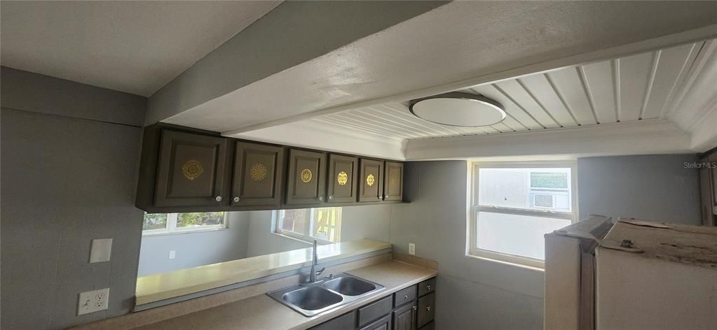 Под контрактом: $185,000 (3 спален, 2 ванн, 1762 Квадратных фут)