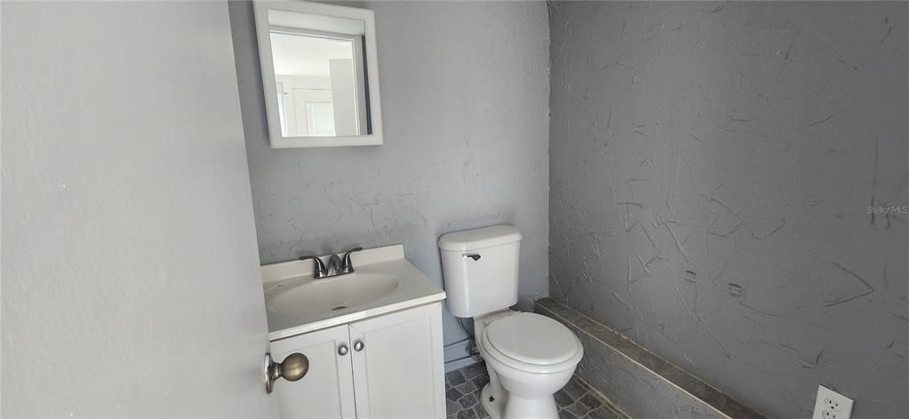 Под контрактом: $185,000 (3 спален, 2 ванн, 1762 Квадратных фут)