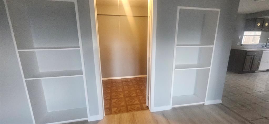 Под контрактом: $185,000 (3 спален, 2 ванн, 1762 Квадратных фут)