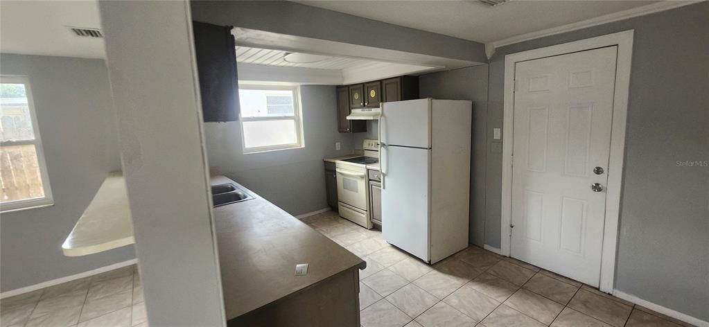 Под контрактом: $185,000 (3 спален, 2 ванн, 1762 Квадратных фут)