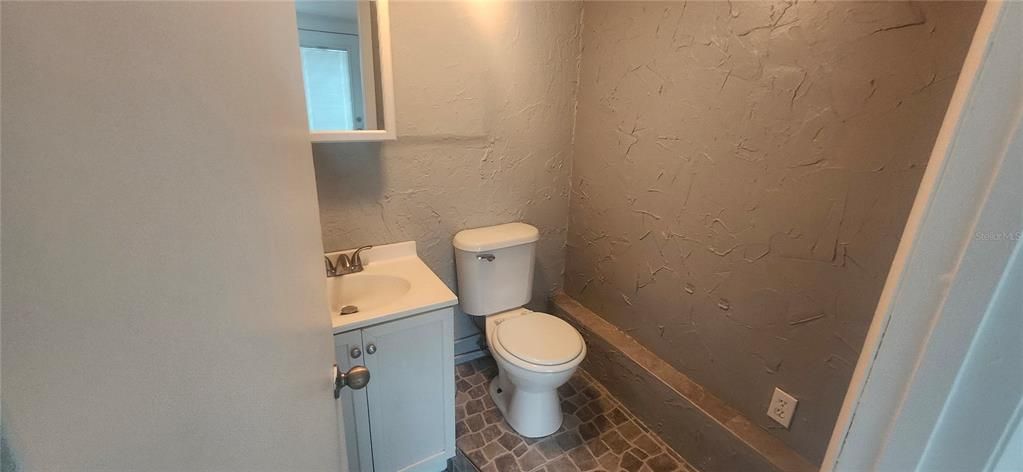 Под контрактом: $185,000 (3 спален, 2 ванн, 1762 Квадратных фут)