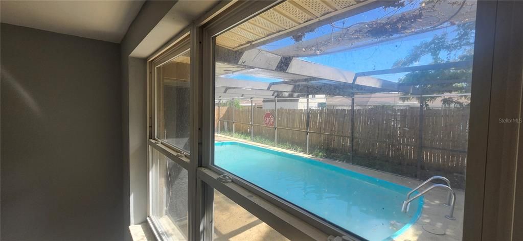 Под контрактом: $185,000 (3 спален, 2 ванн, 1762 Квадратных фут)