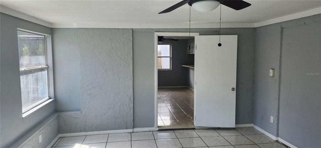 Под контрактом: $185,000 (3 спален, 2 ванн, 1762 Квадратных фут)