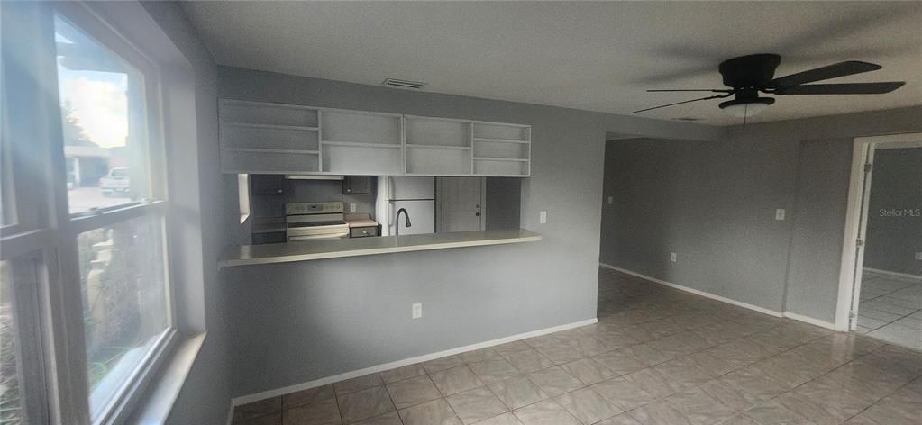 Под контрактом: $185,000 (3 спален, 2 ванн, 1762 Квадратных фут)