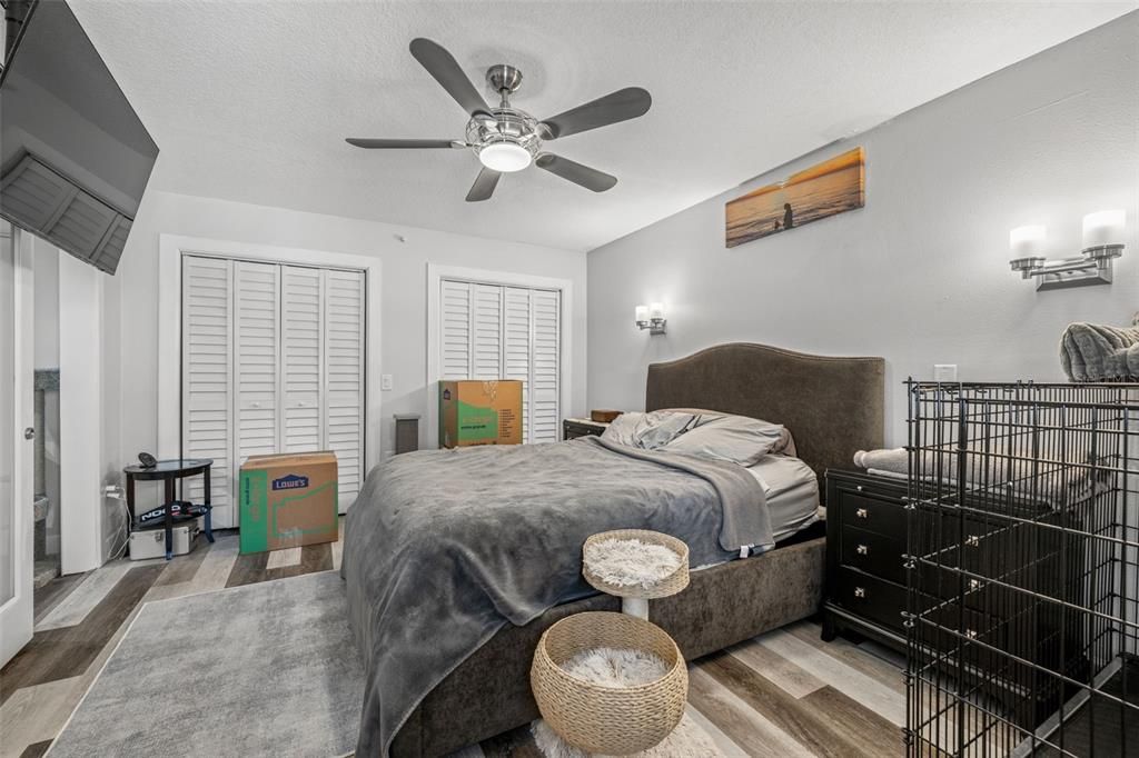 待售: $430,000 (2 贝兹, 1 浴室, 1071 平方英尺)